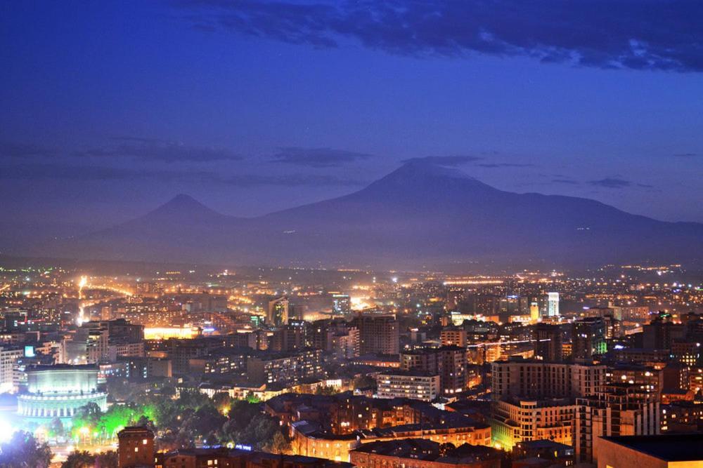 Capsule Hostel In The Old City Of Yerevan Exterior photo